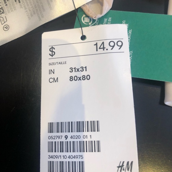 Brand new floral scarf from H&M. NEVER WORN! - Picture 3 of 3